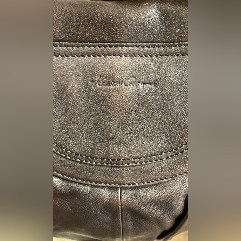 Kenneth Cole New York mushroom grey leather bag with shoulder & crossbody straps - Picture 12 of 16